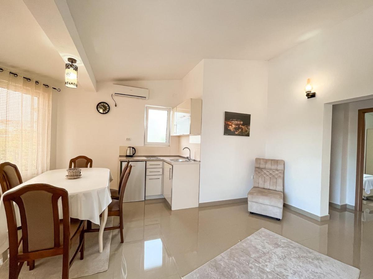 Rejhan Totti Ulcinj Exterior foto